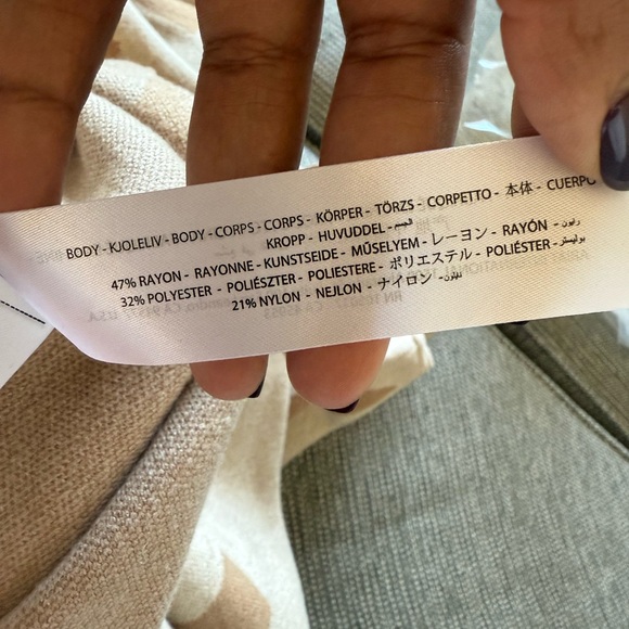 Ariat Sunset chic sweater poncho. Size Medium - Picture 7 of 7